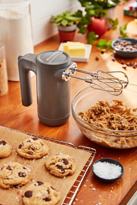 5KHMB732EDG Kitchen Aid vezeték nélküli kézi mixer szénszürke színben